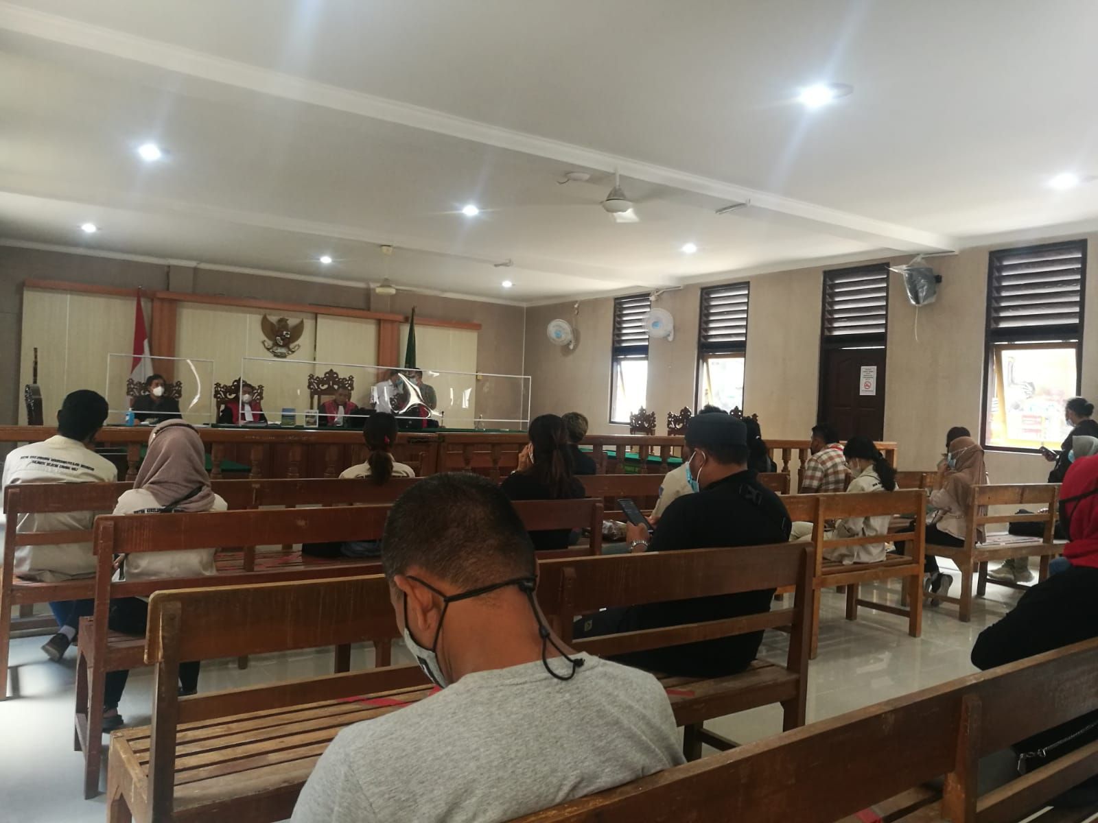 podiumnews.com-Eksepsi Terdakwa Zainal Tayeb Ditolak Majelis Hakim 